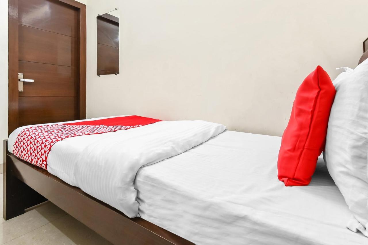Oyo 49672 Hotel Galaxy Moradabad Zewnętrze zdjęcie